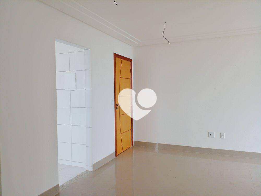 Apartamento à venda com 2 quartos, 77m² - Foto 4