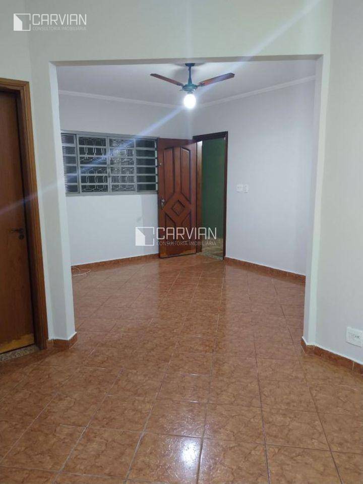 Casa à venda com 3 quartos, 150m² - Foto 1