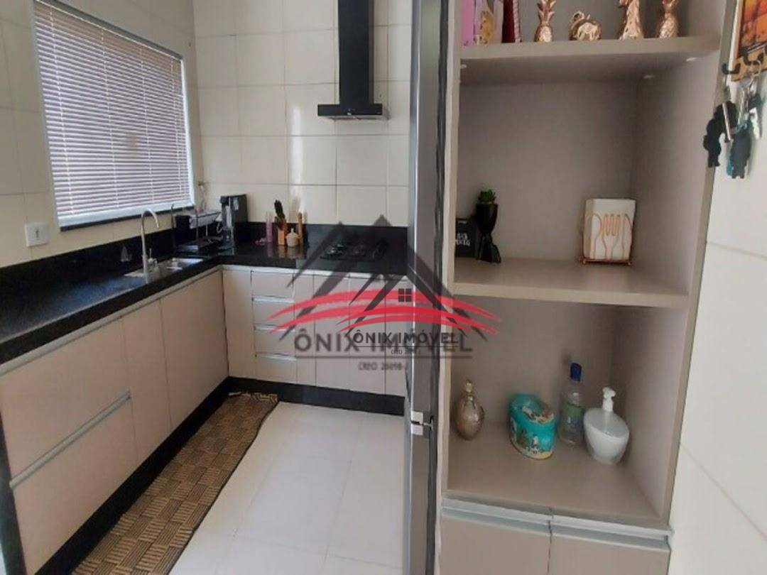 Casa à venda com 2 quartos, 112m² - Foto 12