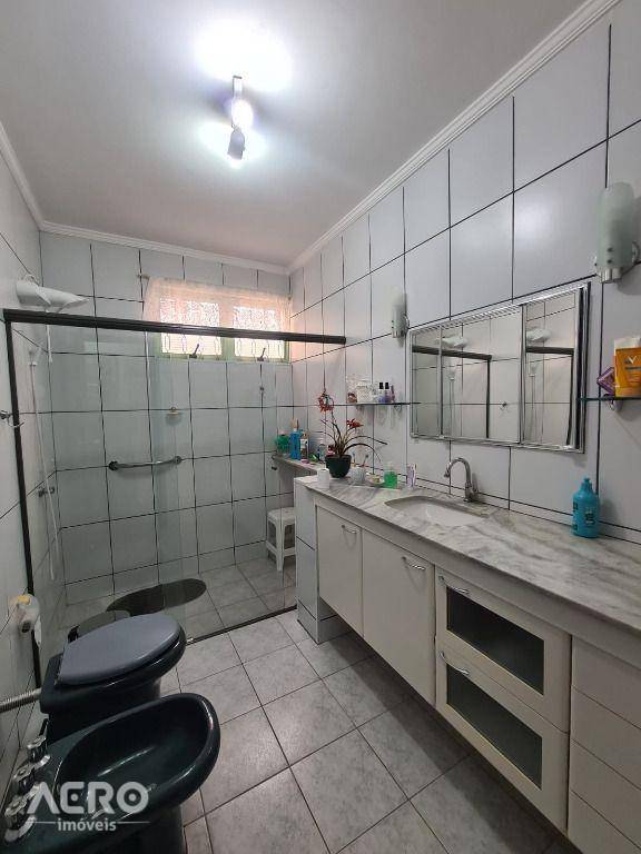 Casa de Condomínio à venda com 3 quartos, 400m² - Foto 35