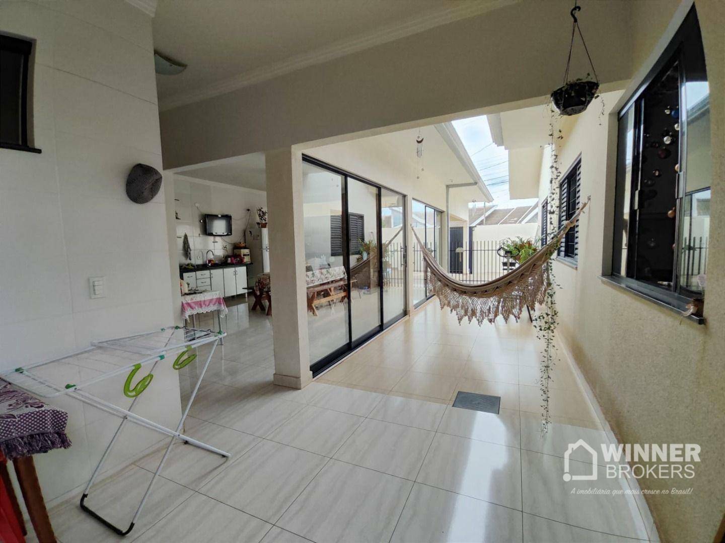 Casa à venda com 4 quartos, 245m² - Foto 11