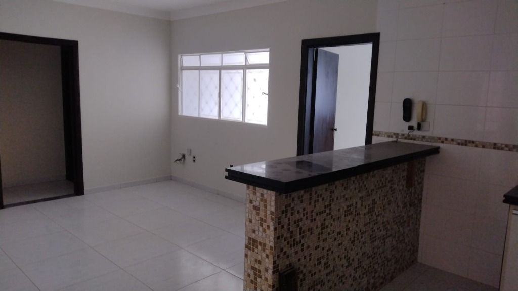 Casa à venda com 3 quartos, 360m² - Foto 8