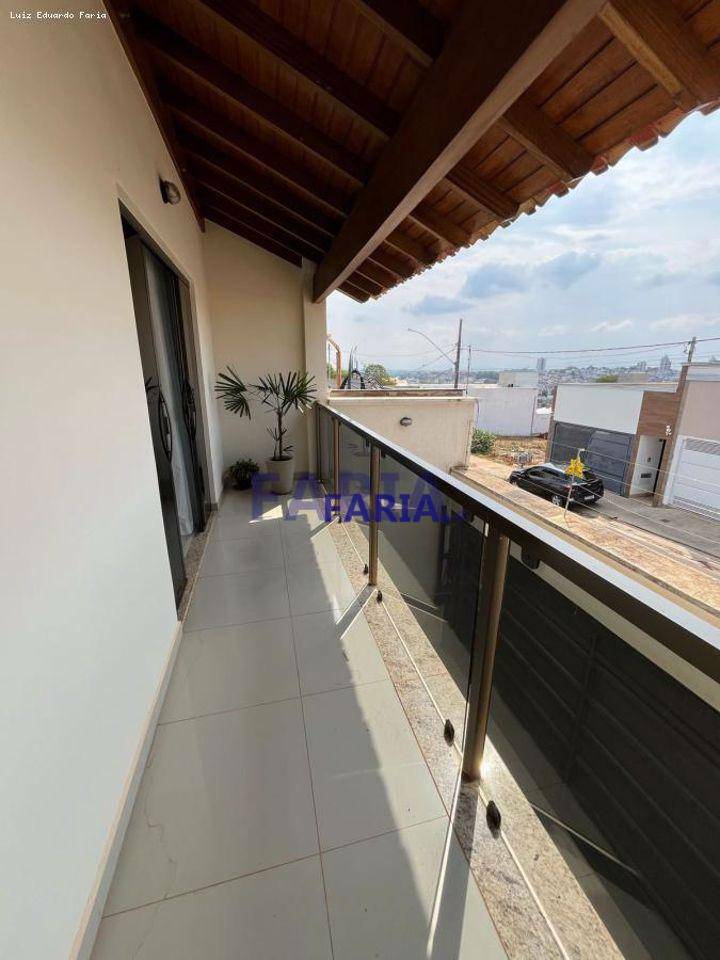 Casa à venda com 4 quartos, 300M2 - Foto 14