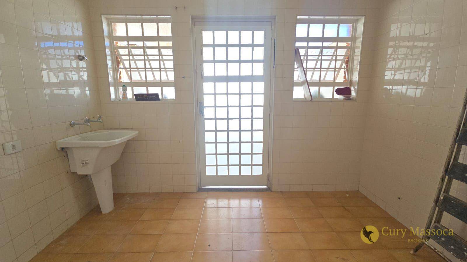 Casa à venda e aluguel com 3 quartos, 386m² - Foto 13