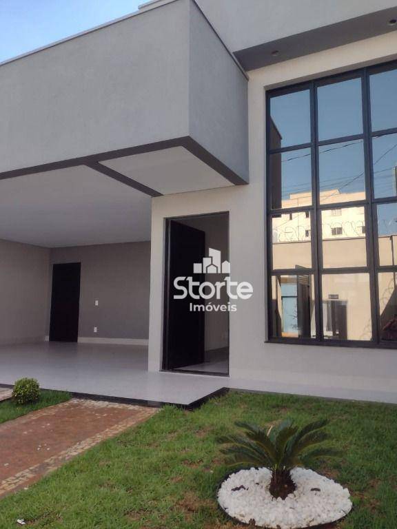 Casa à venda com 3 quartos, 162m² - Foto 1