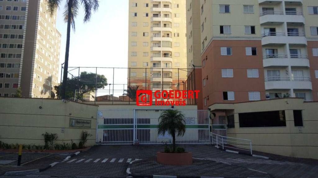 Apartamento para alugar com 3 quartos, 70m² - Foto 1