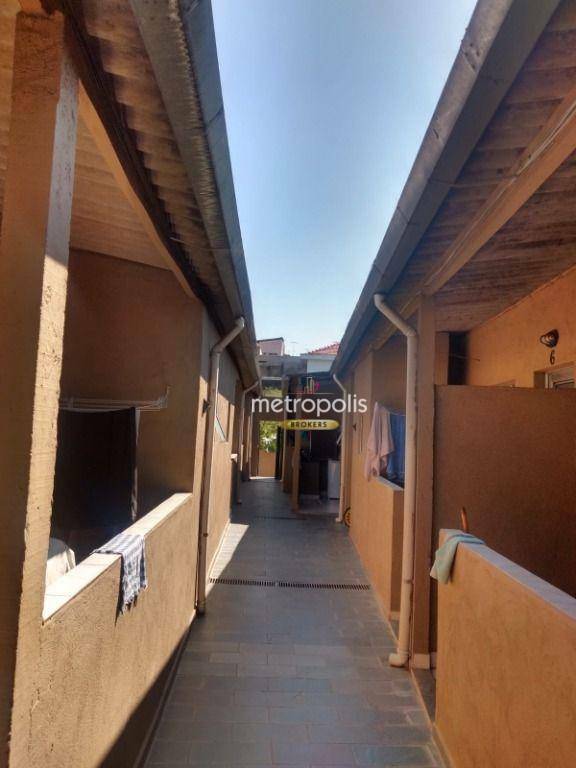 Casa à venda com 8 quartos, 250m² - Foto 2