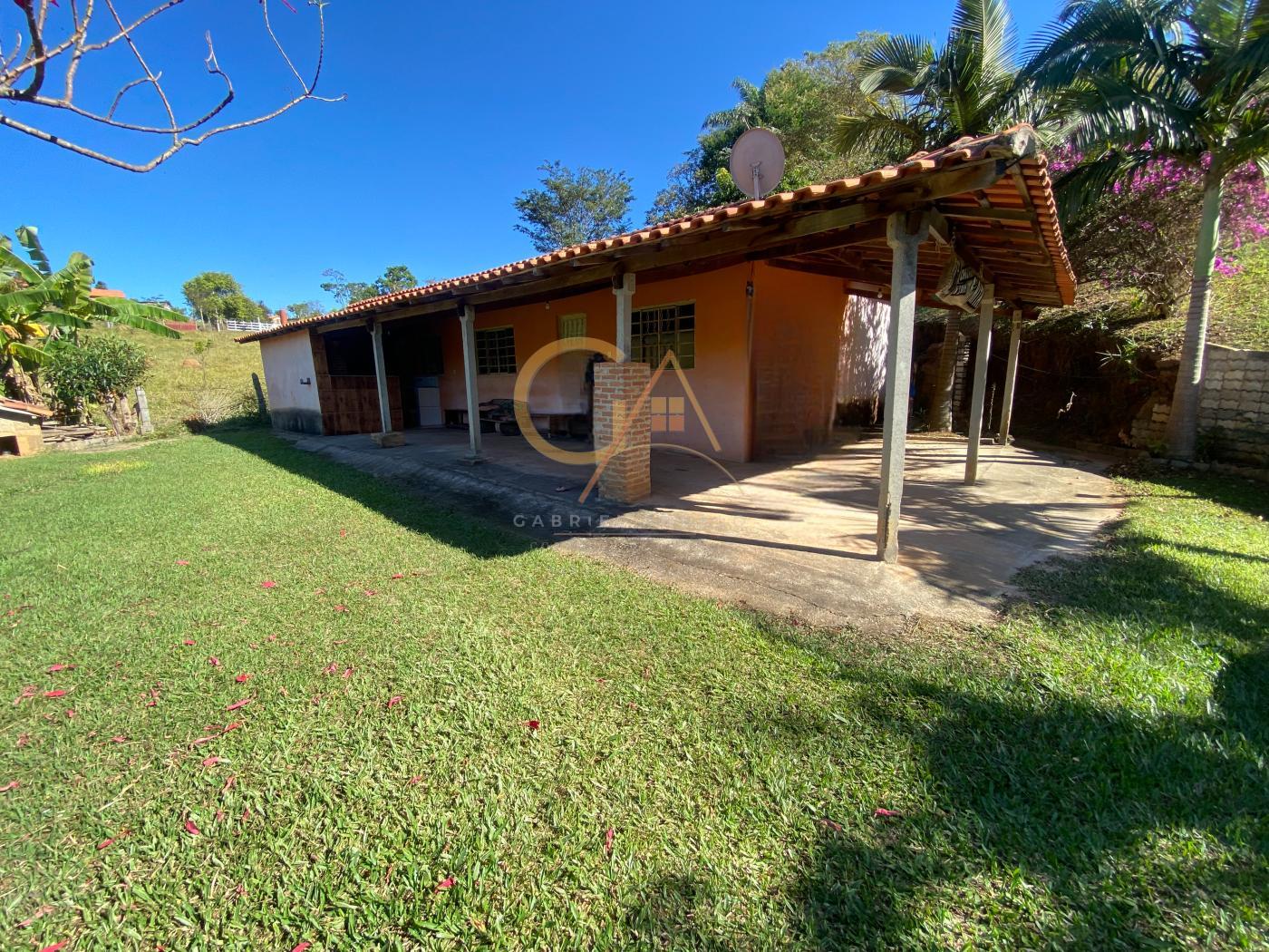 Fazenda à venda com 3 quartos, 1543m² - Foto 1