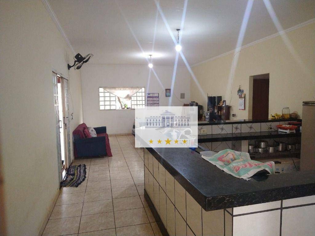 Chácara à venda com 2 quartos, 252m² - Foto 1