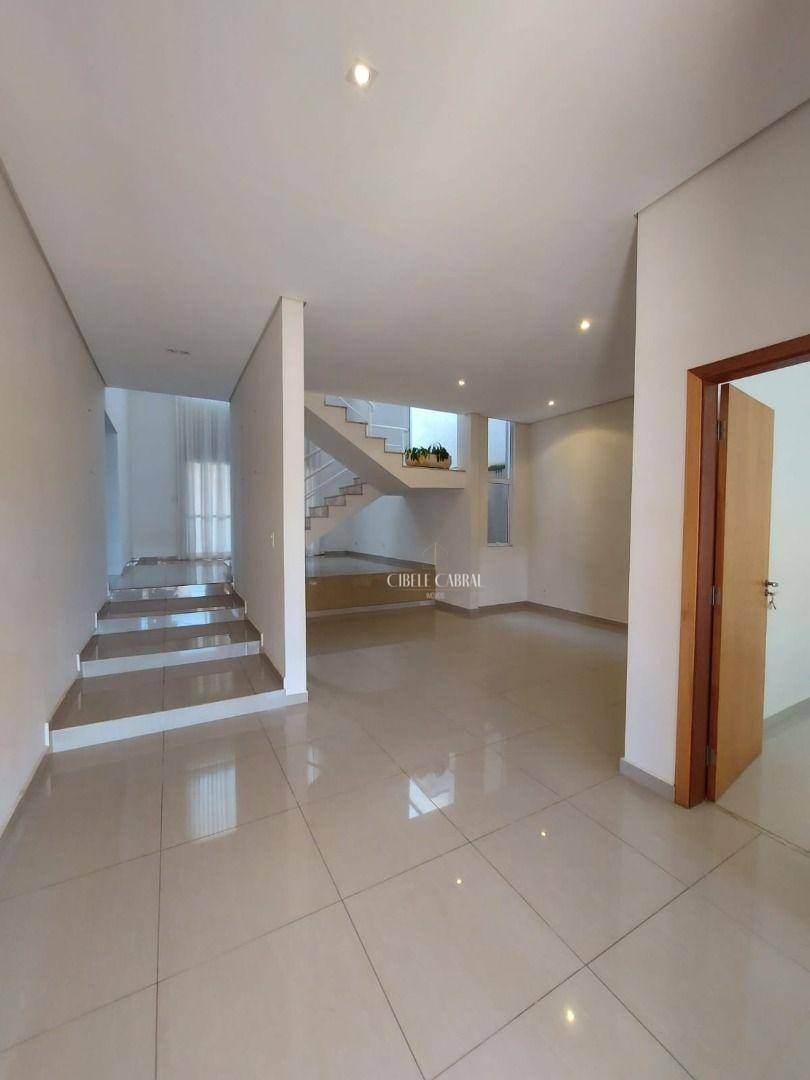 Casa de Condomínio à venda e aluguel com 3 quartos, 220m² - Foto 3