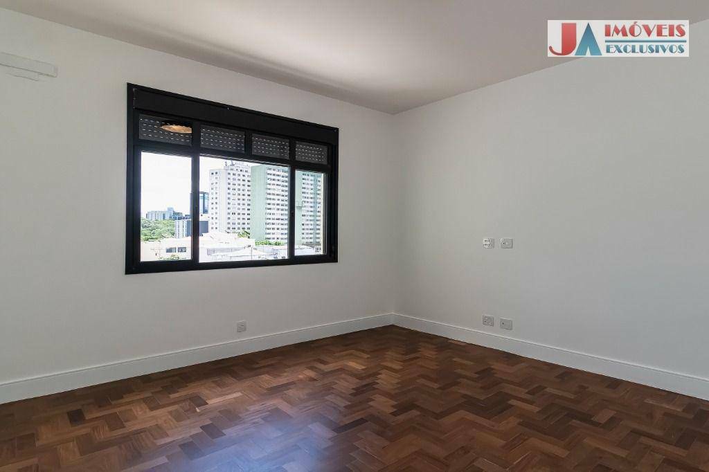 Apartamento à venda com 3 quartos, 212m² - Foto 9