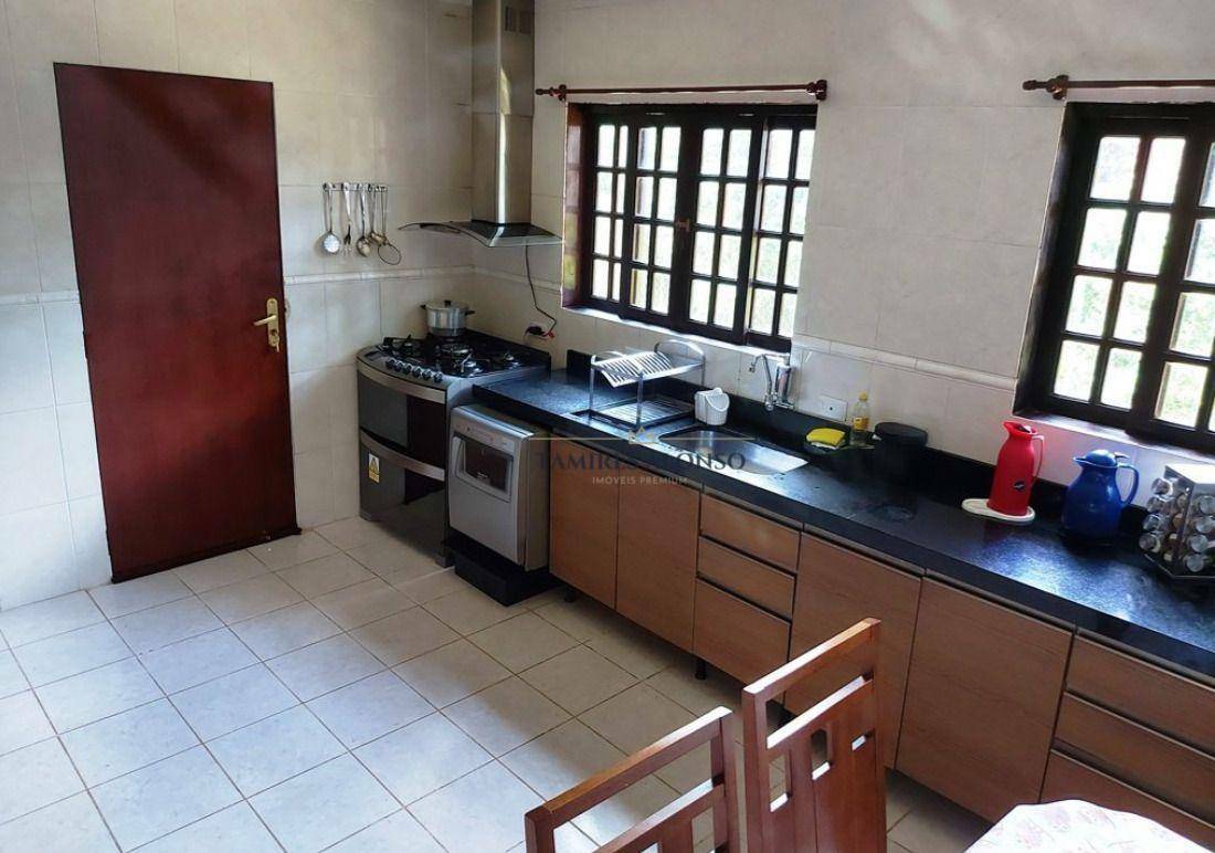 Casa à venda com 5 quartos, 300m² - Foto 10