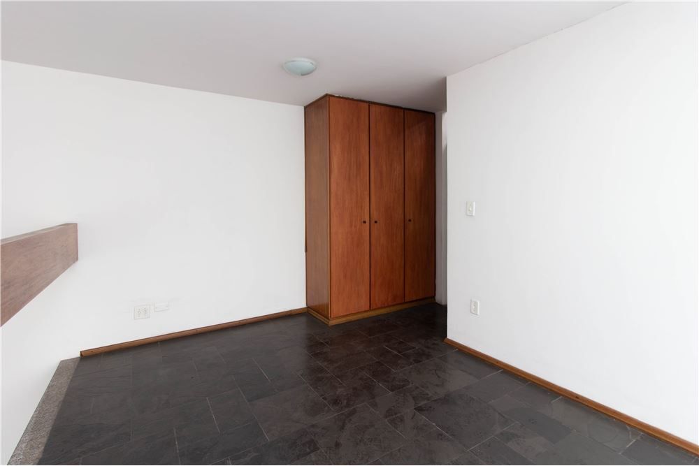 Casa de Condomínio à venda com 1 quarto, 200m² - Foto 8