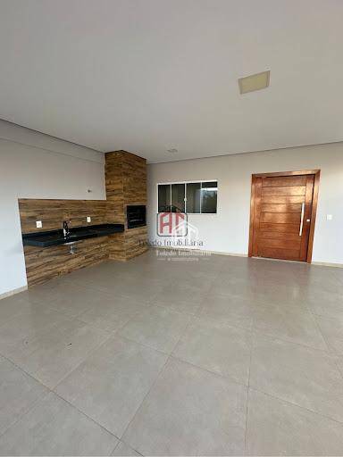 Casa à venda com 3 quartos, 161m² - Foto 4