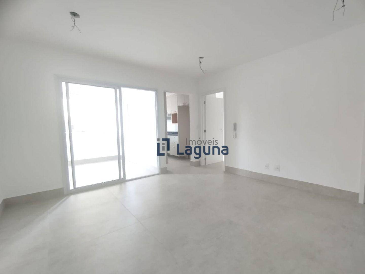 Apartamento para alugar com 1 quarto, 65m² - Foto 1