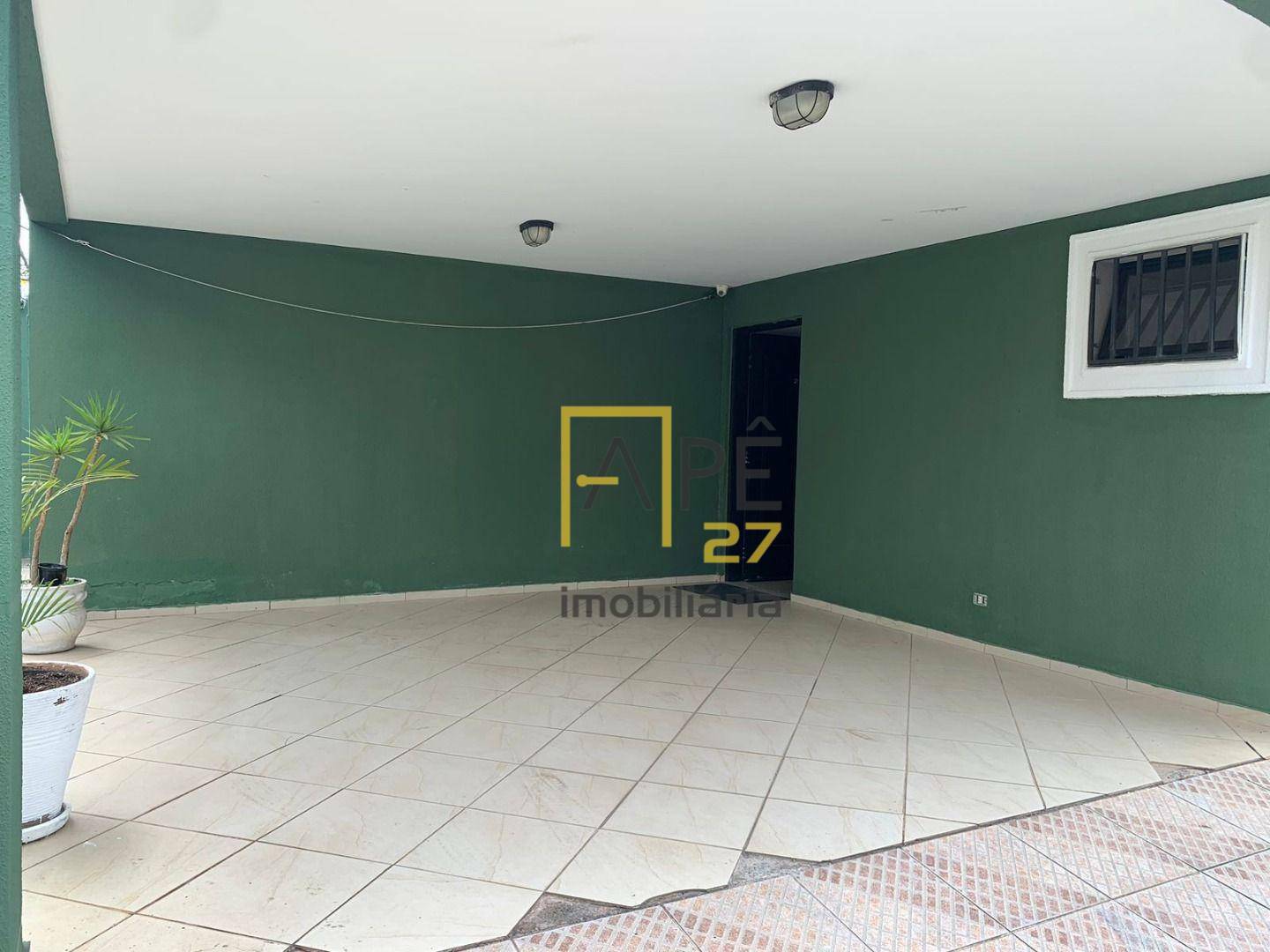 Sobrado para alugar com 3 quartos, 250m² - Foto 1