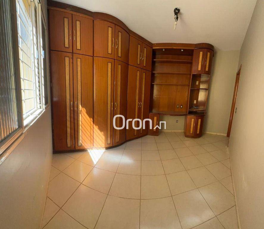 Casa à venda com 3 quartos, 299m² - Foto 8