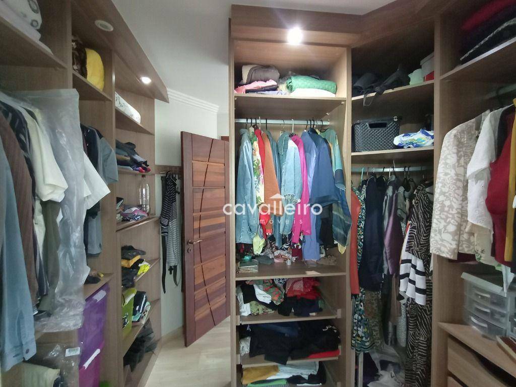 Casa de Condomínio à venda com 3 quartos, 380m² - Foto 38