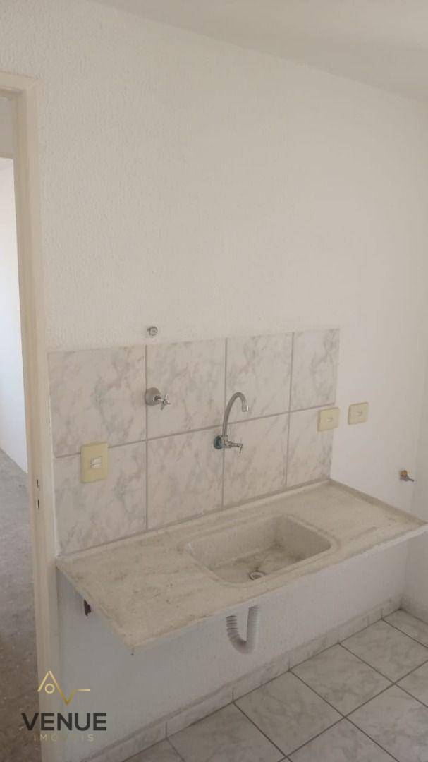 Apartamento à venda com 2 quartos, 40m² - Foto 10