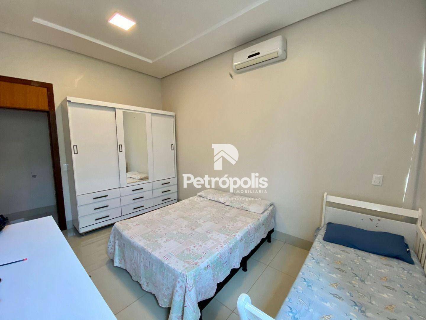 Casa à venda com 3 quartos, 250m² - Foto 10