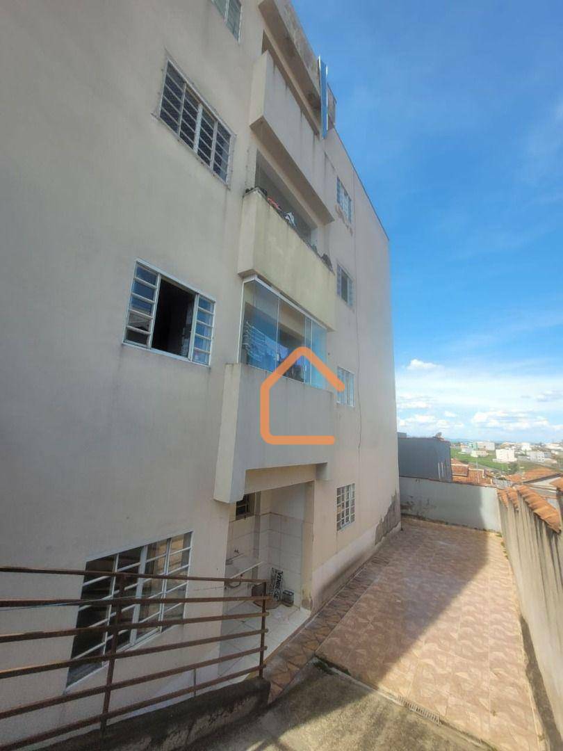 Apartamento à venda com 2 quartos, 75m² - Foto 1