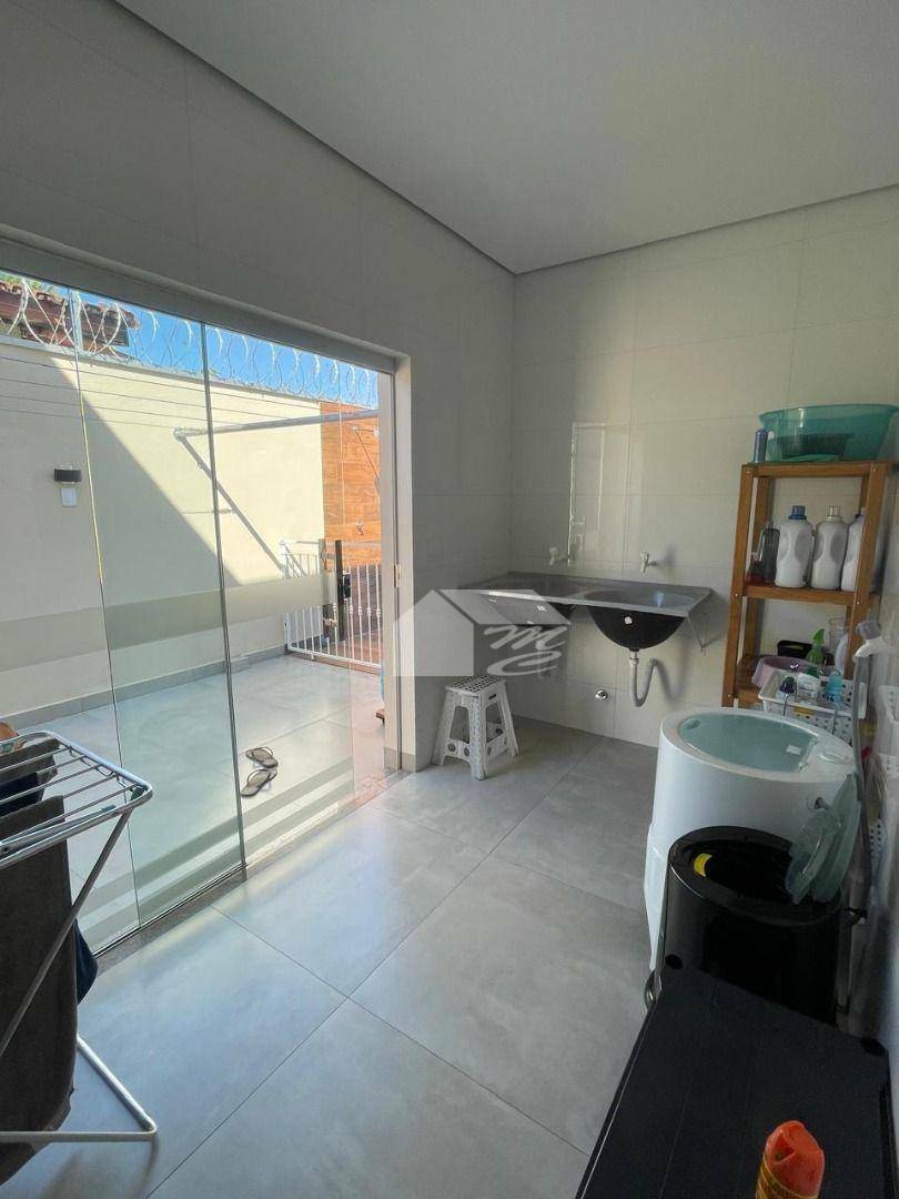Casa à venda com 4 quartos, 250m² - Foto 37