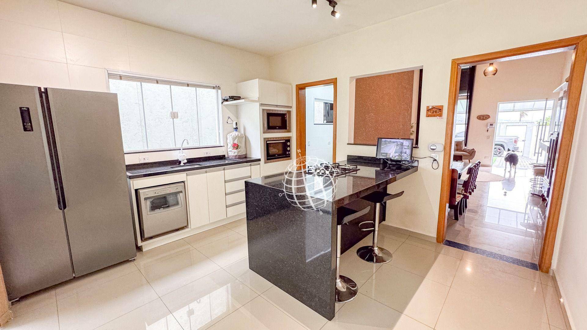 Casa à venda com 5 quartos, 320m² - Foto 6
