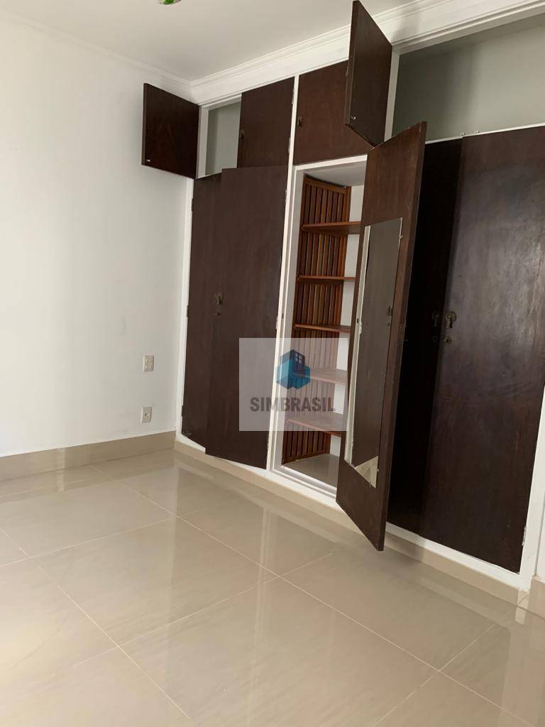 Casa para alugar com 3 quartos, 196m² - Foto 18