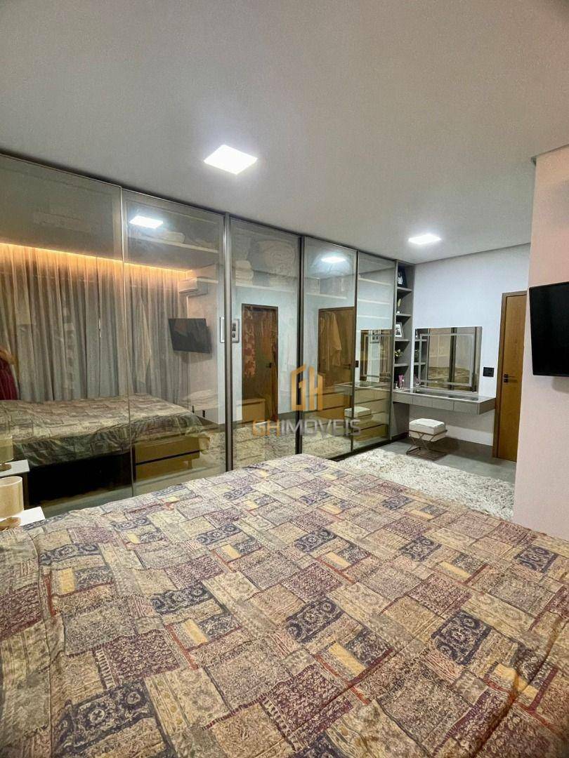 Casa de Condomínio à venda com 4 quartos, 200m² - Foto 1