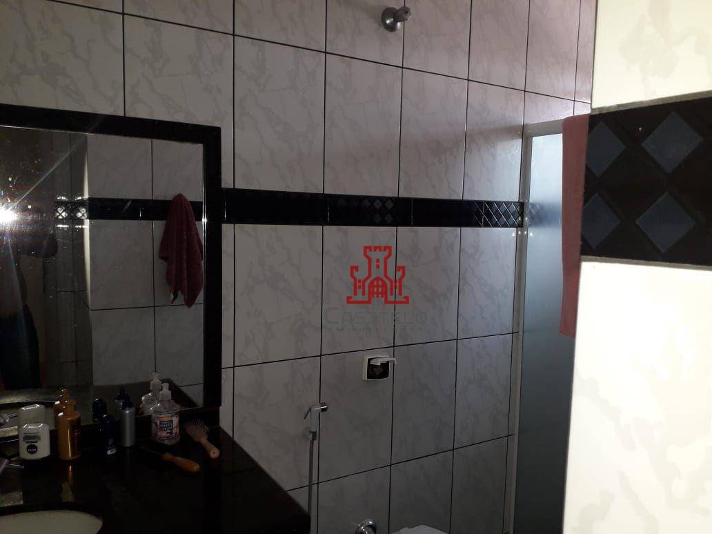 Casa à venda com 4 quartos, 190m² - Foto 9