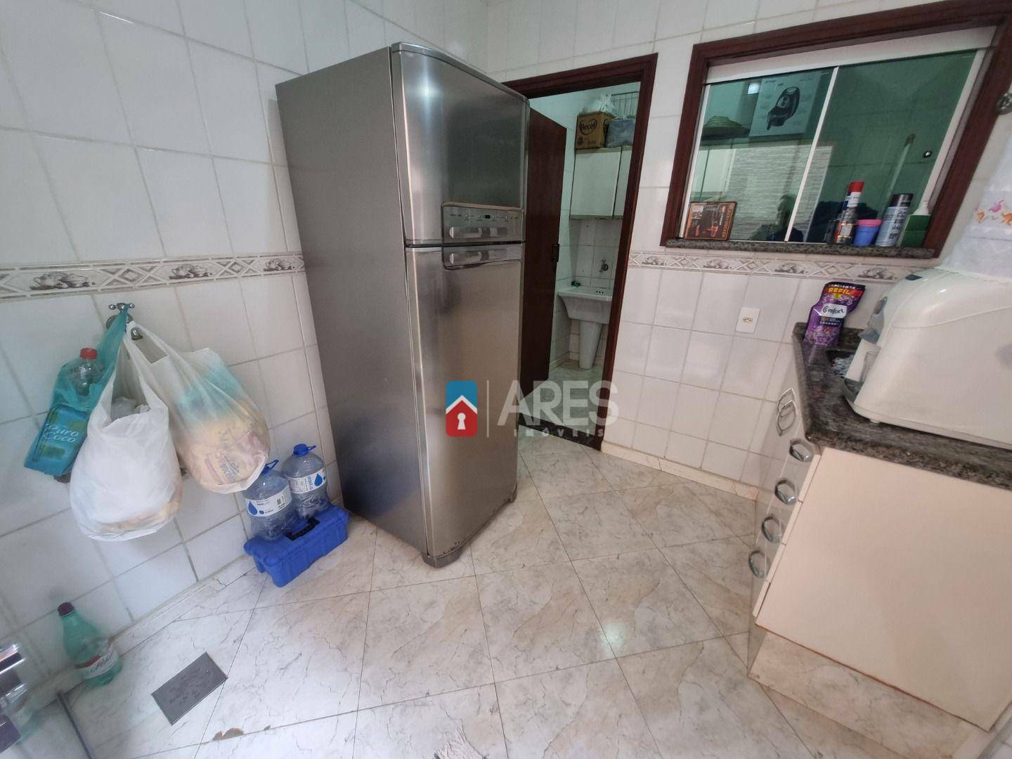 Casa à venda com 3 quartos, 208m² - Foto 5