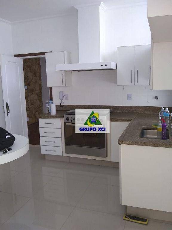 Casa à venda com 3 quartos, 219m² - Foto 12