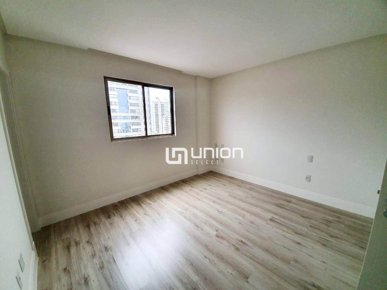 Apartamento à venda com 3 quartos, 113m² - Foto 16