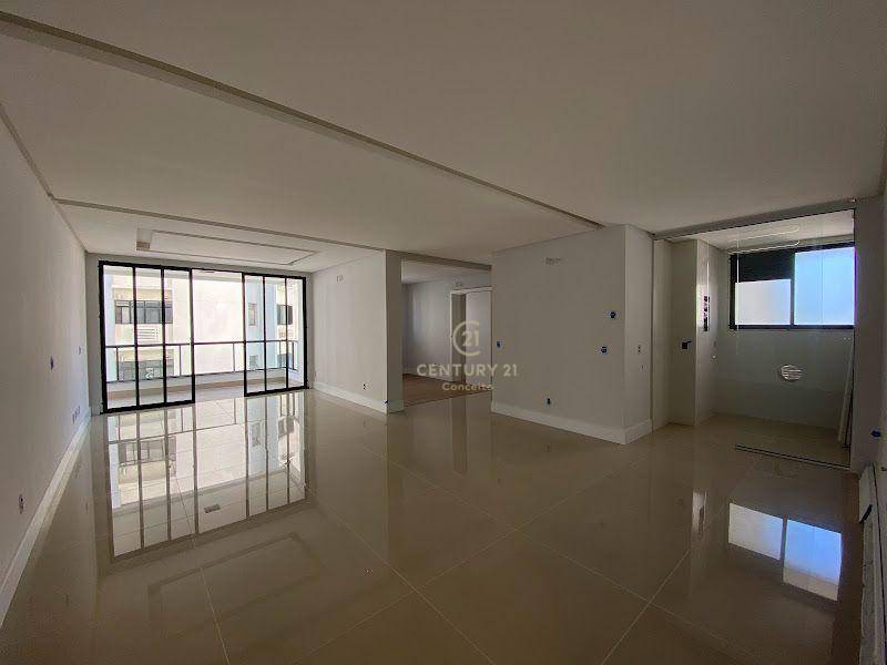 Apartamento à venda com 3 quartos, 111m² - Foto 7