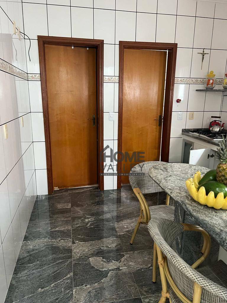 Casa de Condomínio à venda com 4 quartos, 276m² - Foto 9