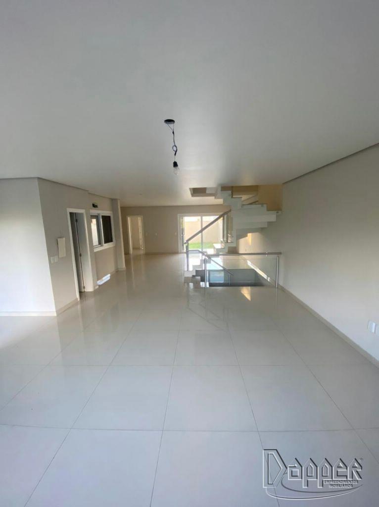 Casa à venda com 3 quartos, 232m² - Foto 2