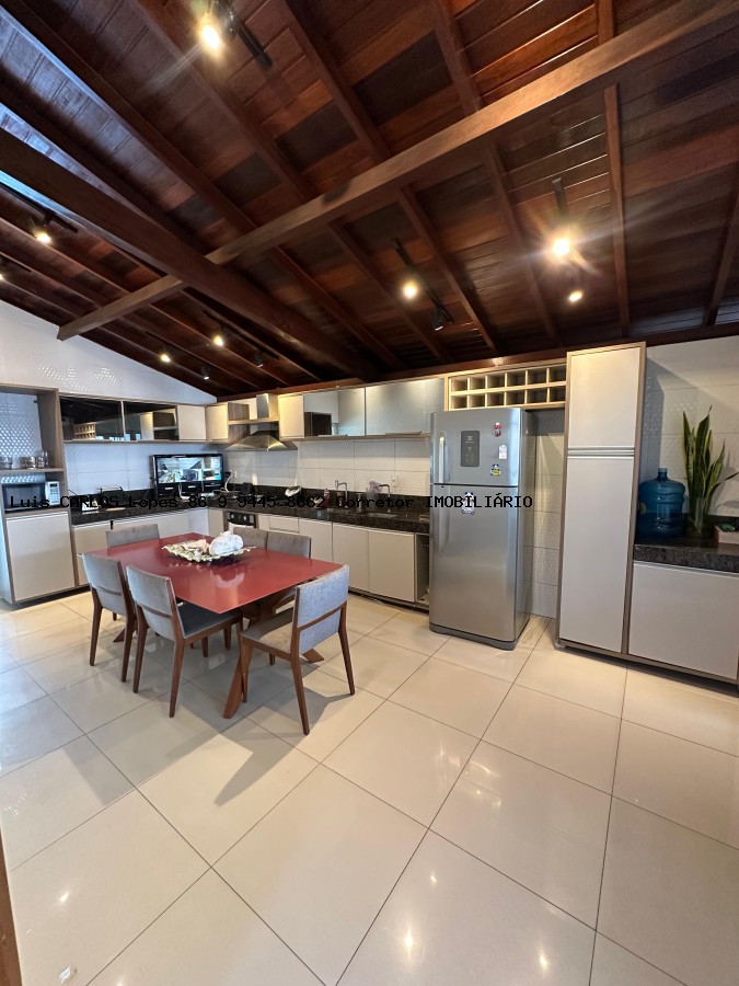 Casa à venda com 4 quartos, 278m² - Foto 5