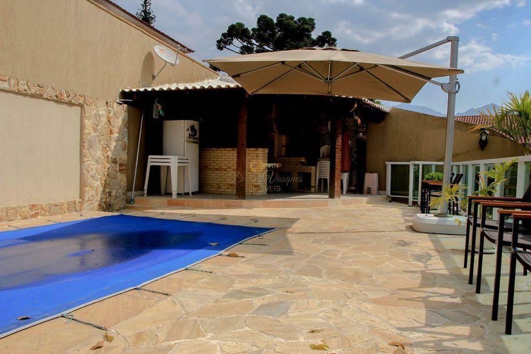 Casa à venda com 3 quartos, 300m² - Foto 35