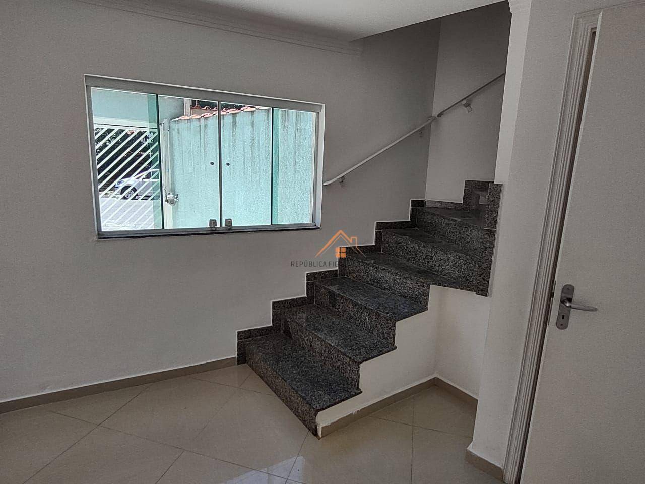 Casa para alugar com 2 quartos, 95m² - Foto 11