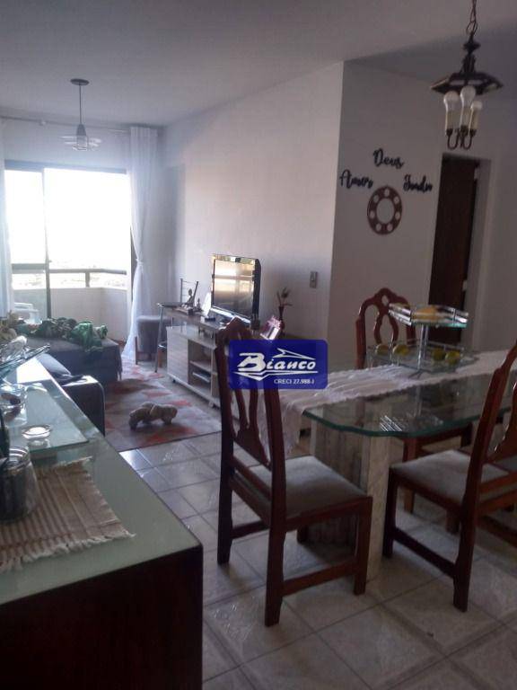 Apartamento à venda com 3 quartos, 97m² - Foto 9