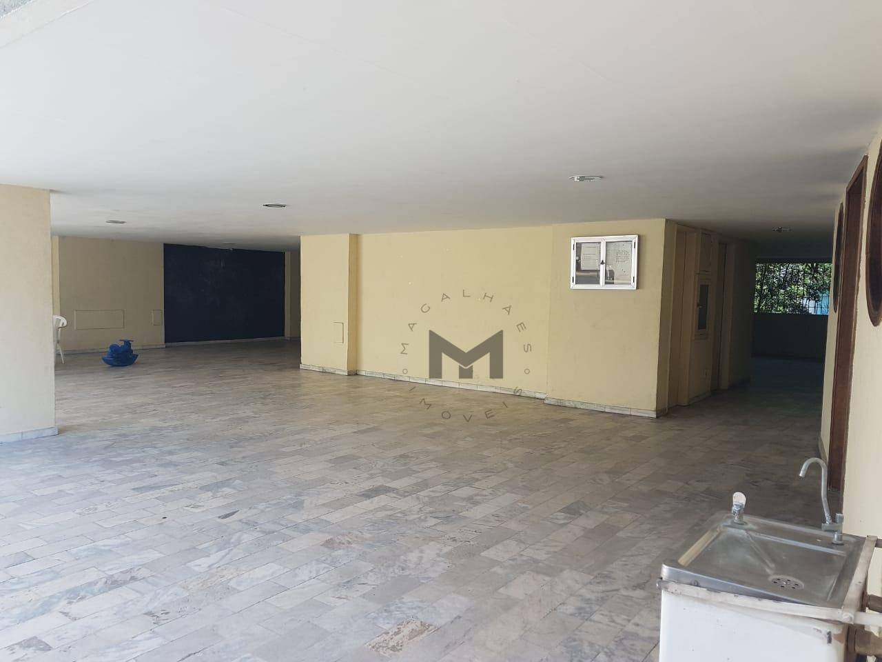 Apartamento à venda com 2 quartos, 82m² - Foto 3