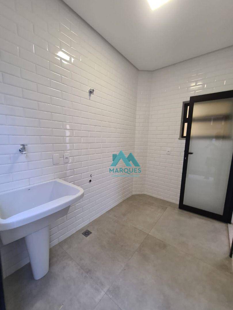 Sobrado à venda com 3 quartos, 218m² - Foto 11