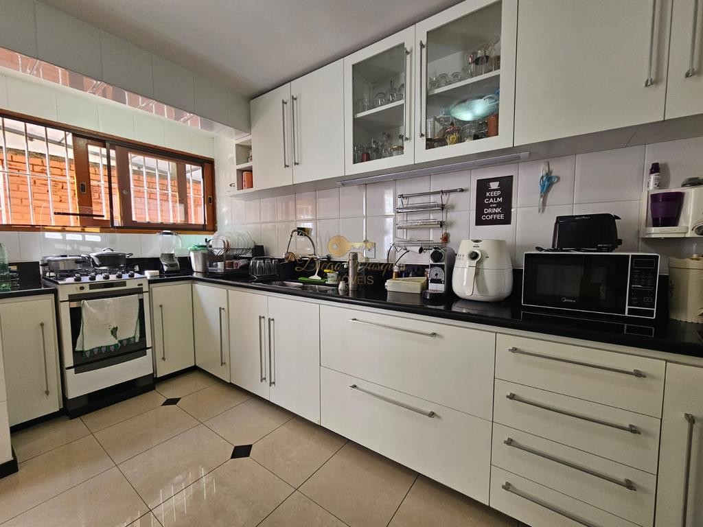 Casa à venda com 4 quartos, 200m² - Foto 22