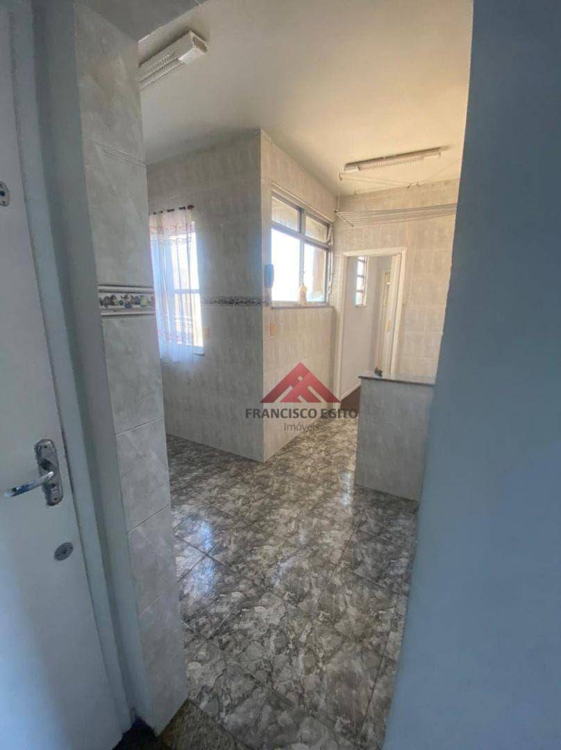 Apartamento à venda com 2 quartos, 70m² - Foto 15