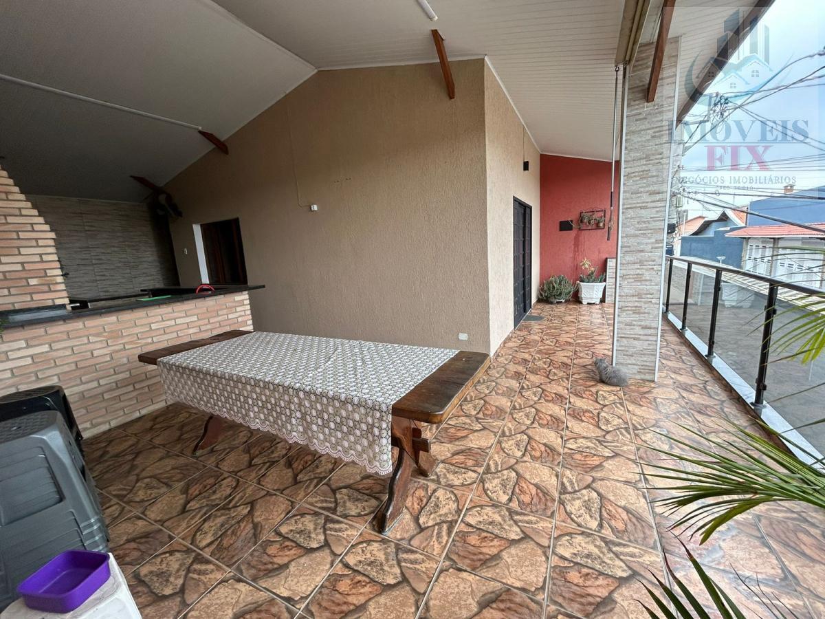 Casa à venda com 3 quartos, 240m² - Foto 4