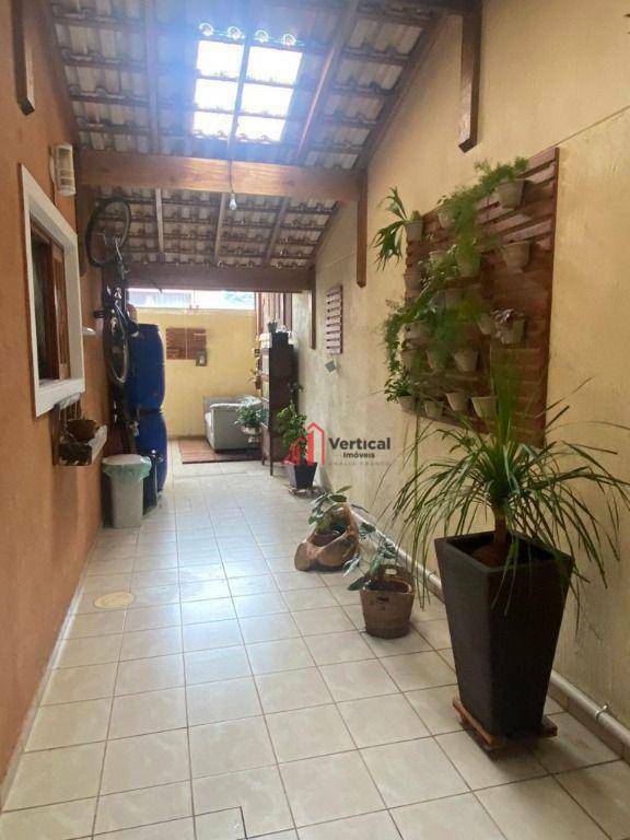 Sobrado à venda com 4 quartos, 250m² - Foto 14