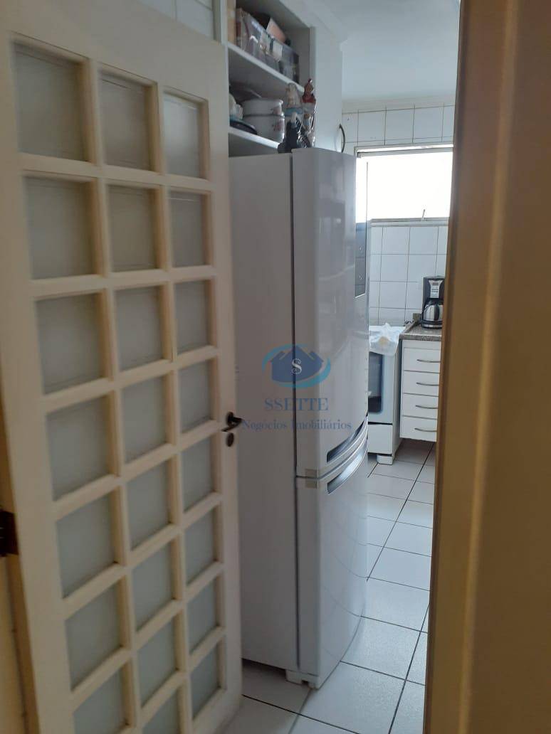 Apartamento à venda com 2 quartos, 70m² - Foto 23