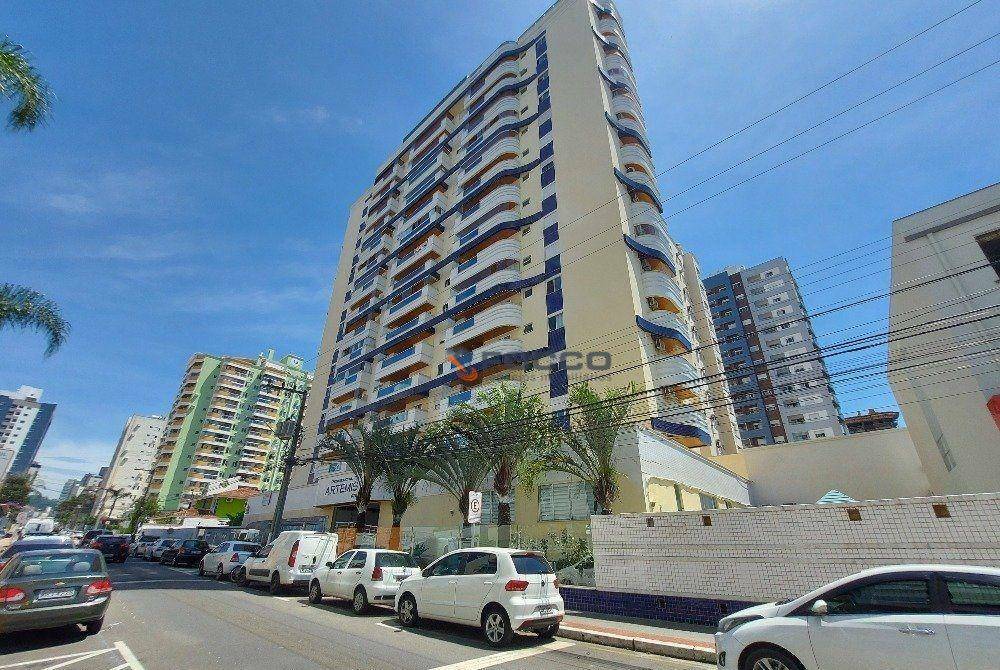 Apartamento à venda com 3 quartos, 131m² - Foto 1