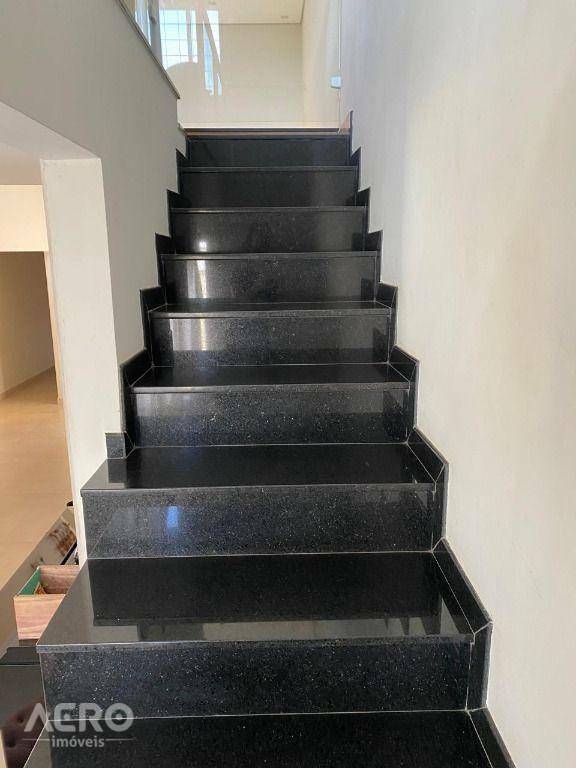 Casa à venda com 3 quartos, 169m² - Foto 8