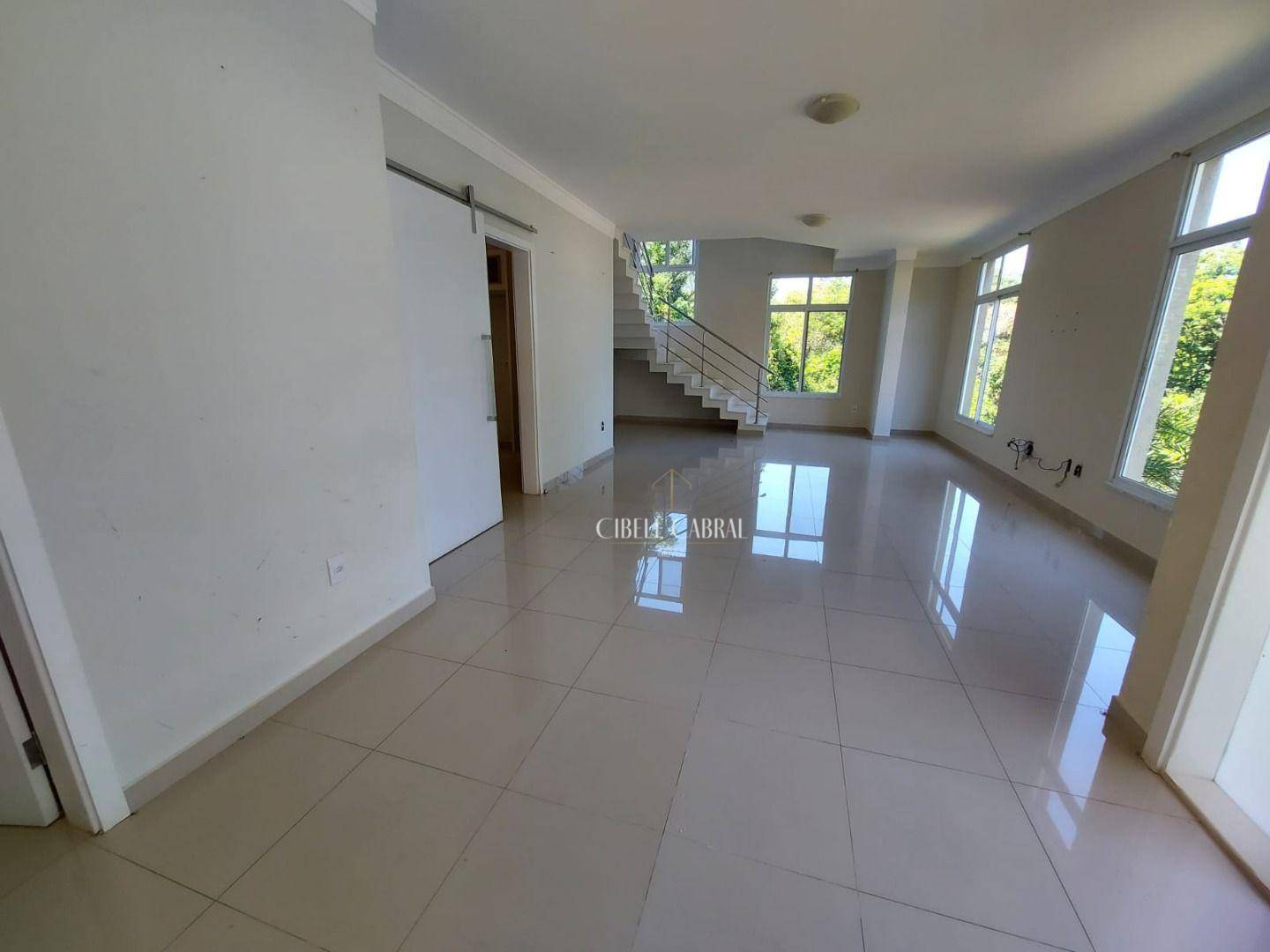 Casa de Condomínio à venda e aluguel com 3 quartos, 245m² - Foto 2